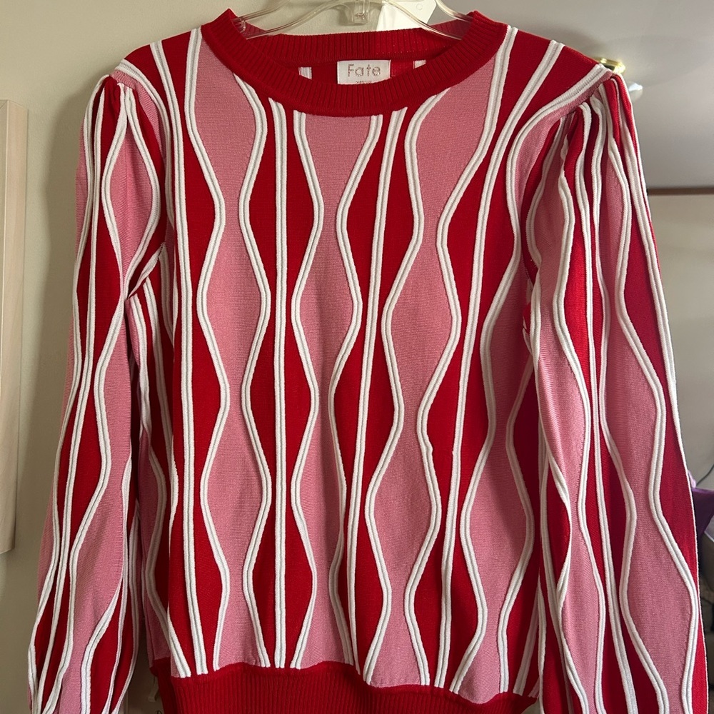 Fate Mid-Century Design Lightweight Sweater, Size M.